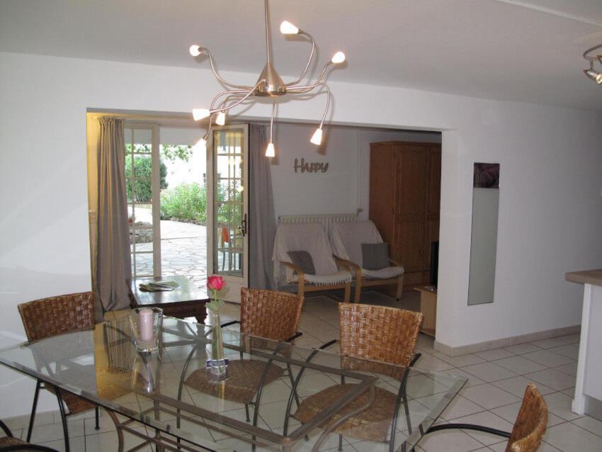 Residence Miro, Gites Avec Piscine Chauffee Et Tennis Les Arcs-sur-Argens Экстерьер фото